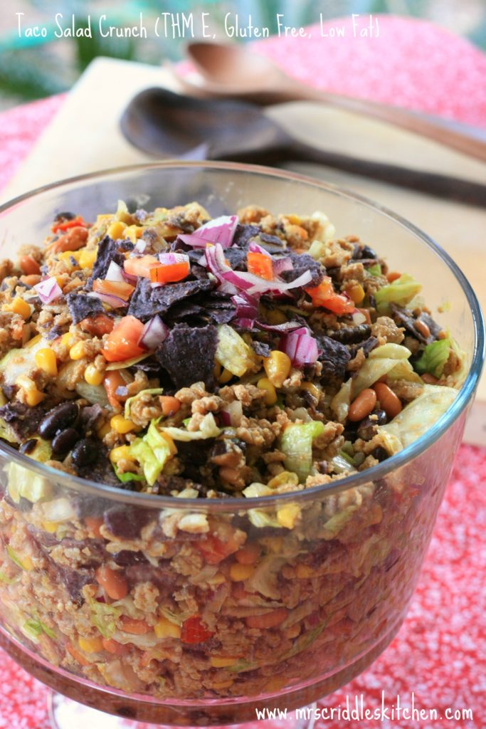 An AMAZING low fat gluten free Taco Salad that is FULL of flavor and crunch!