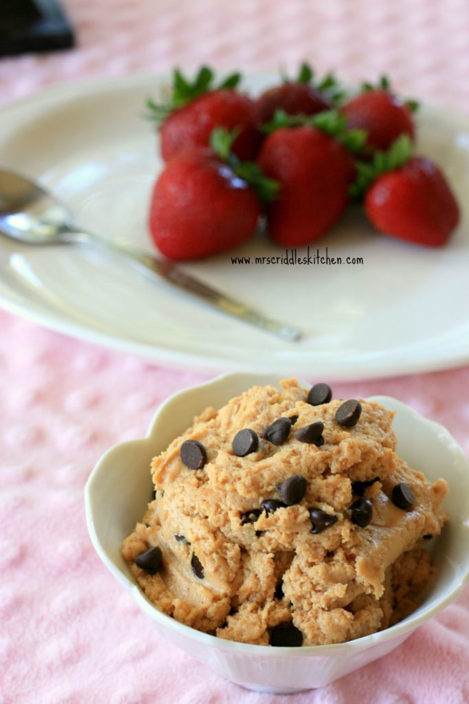 Peanut Butter Cup Dip- A peanut butter dip that you won't want to share!