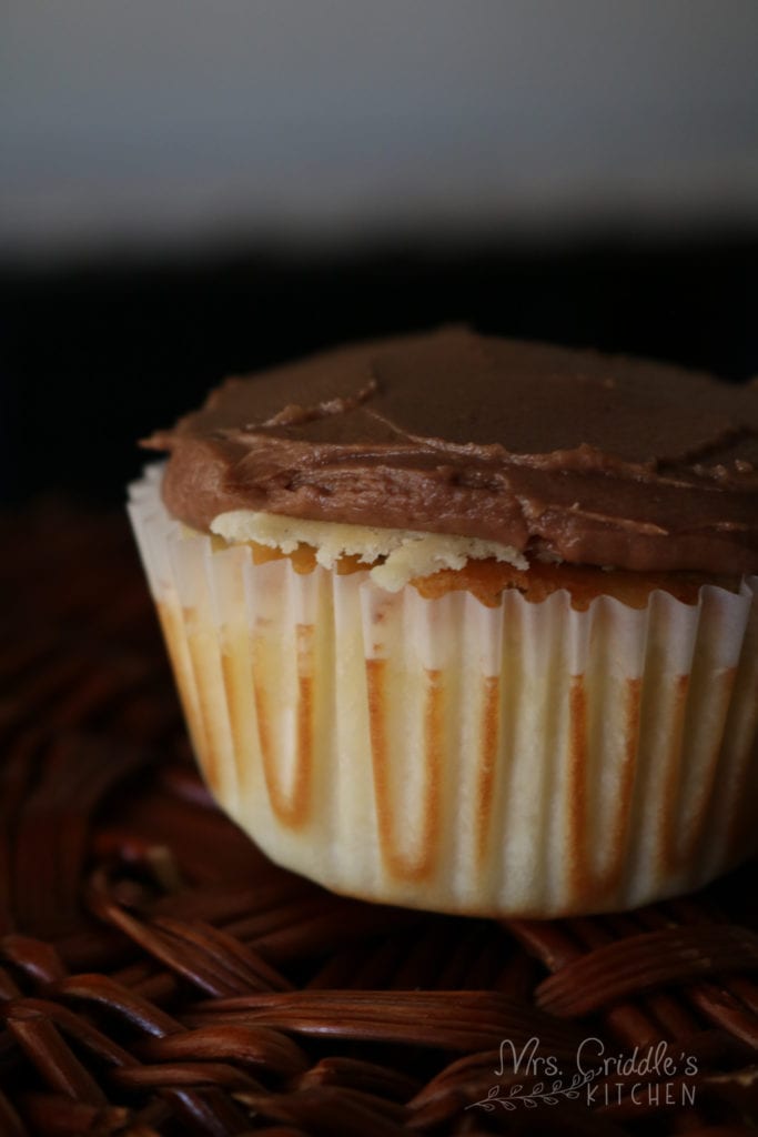 Low Carb Vanilla Cupcakes with Chocolate Buttercream