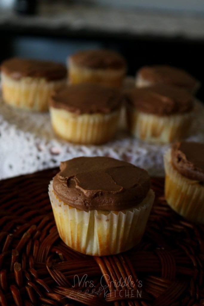 Low Carb Vanilla Cupcakes with Chocolate Buttercream